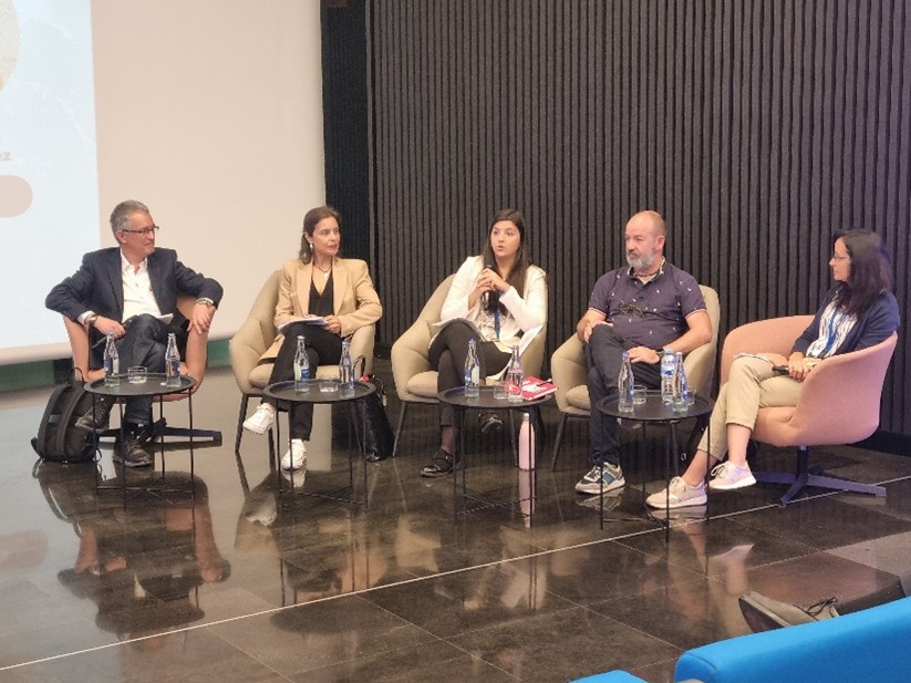 Participantes de la mesa redonda GAL y Economía Azul: impulsores del desarrollo costero y pesquero sostenible.